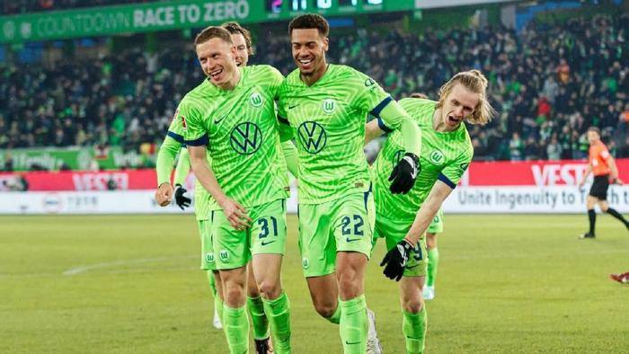 爱游戏官网-沃尔夫斯堡客场战胜对手，榜首位置牢不可破